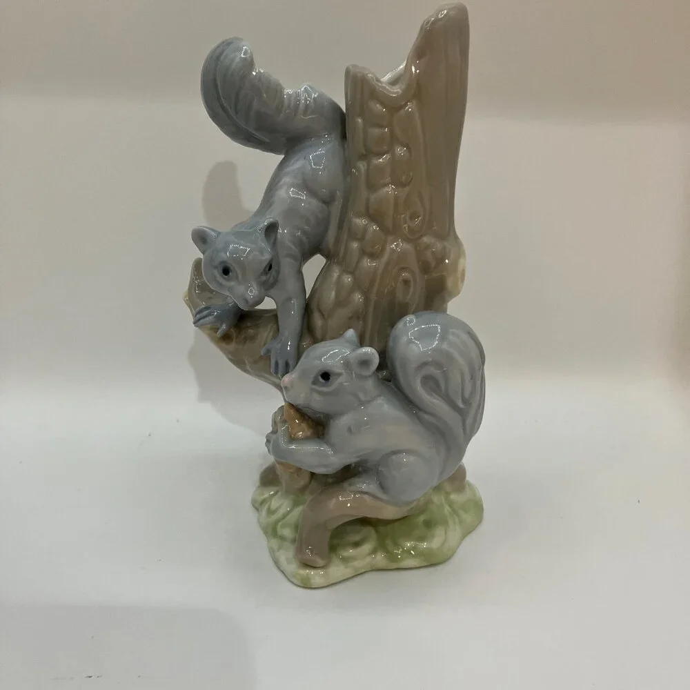 Tengra Porcelain‎ Squirrels Figurine/Planter Pastel Color Way 8
